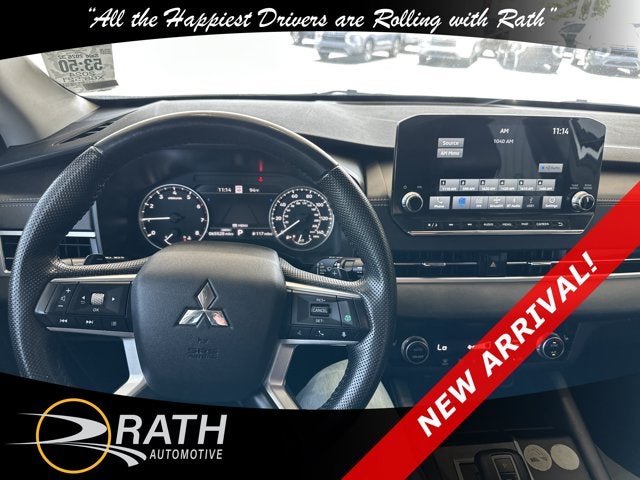 2024 Mitsubishi Outlander SE Black Edition with Pano Roof