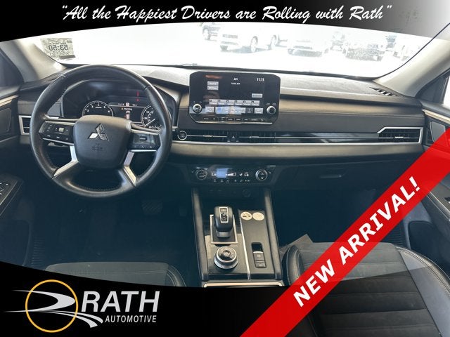 2024 Mitsubishi Outlander SE Black Edition with Pano Roof