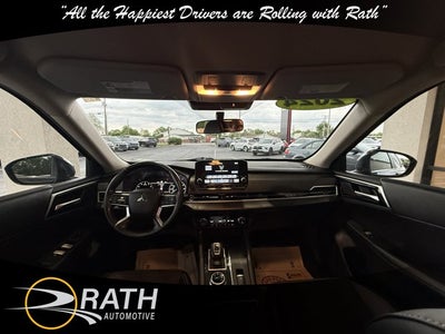 2024 Mitsubishi Outlander SE