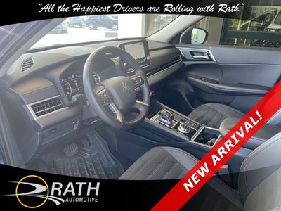 2024 Mitsubishi Outlander SE