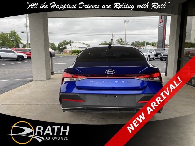 2025 Hyundai Elantra SE