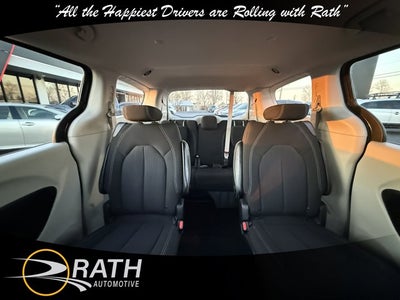 2023 Chrysler Voyager LX