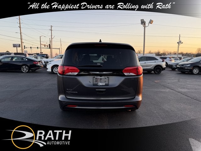 2023 Chrysler Voyager LX