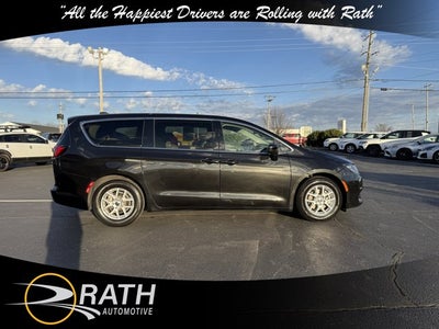 2022 Chrysler Voyager LX