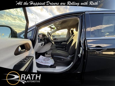 2022 Chrysler Voyager LX