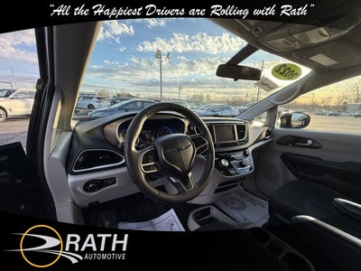 2022 Chrysler Voyager LX