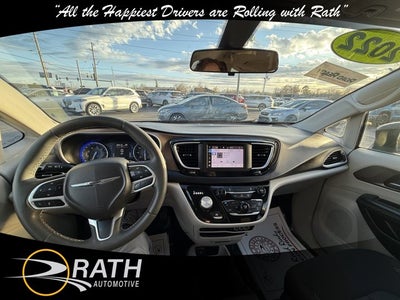 2022 Chrysler Voyager LX