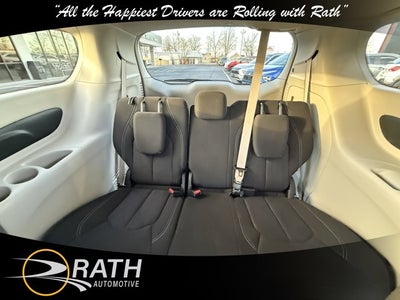 2022 Chrysler Voyager LX