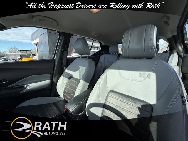 2023 Nissan Kicks SR