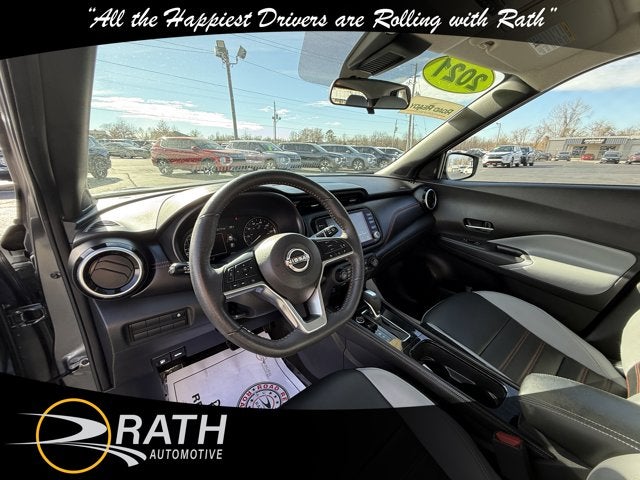 2023 Nissan Kicks SR