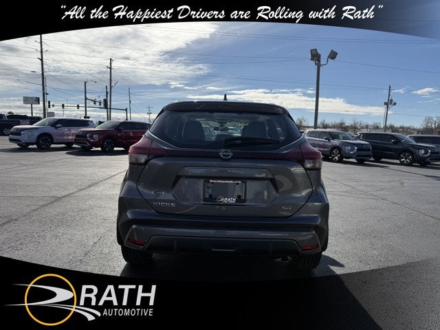 2023 Nissan Kicks SR