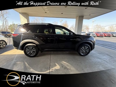 2025 Nissan Pathfinder SV