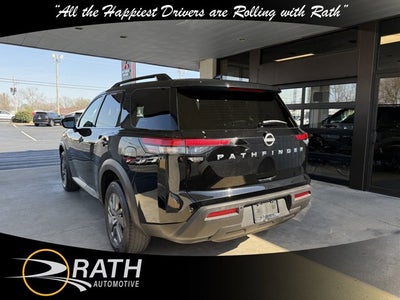 2025 Nissan Pathfinder SV