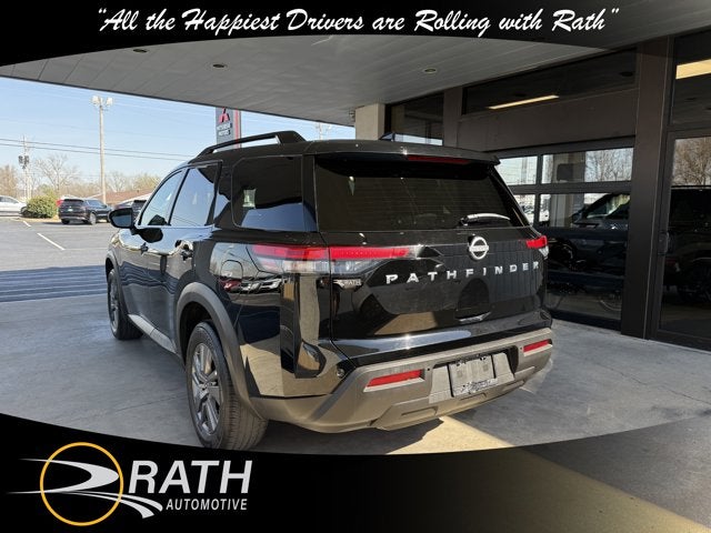 2025 Nissan Pathfinder SV