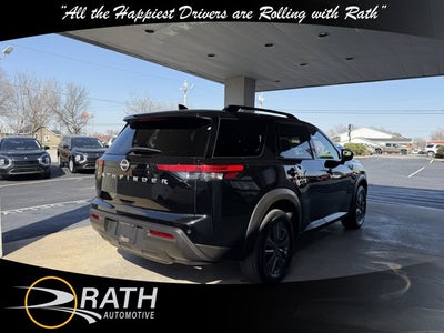 2025 Nissan Pathfinder SV