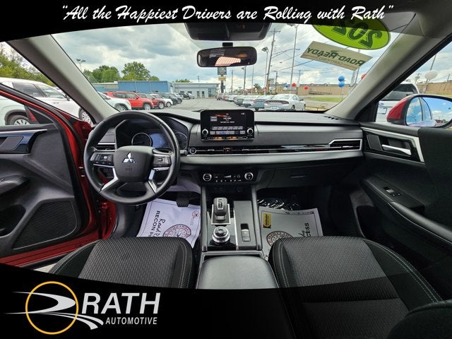 2024 Mitsubishi Outlander ES