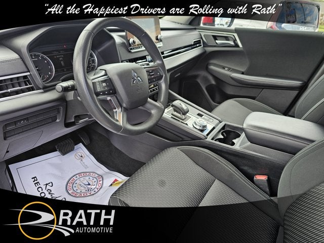 2024 Mitsubishi Outlander ES