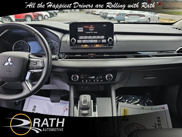 2024 Mitsubishi Outlander ES