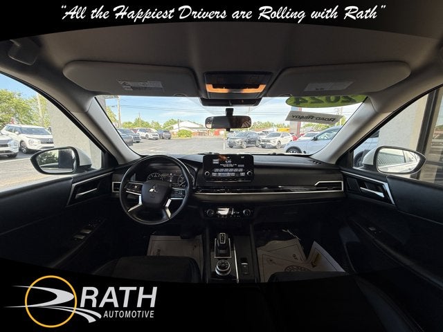 2024 Mitsubishi Outlander SE