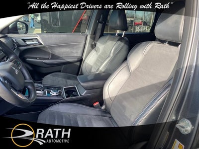 2024 Mitsubishi Outlander SE