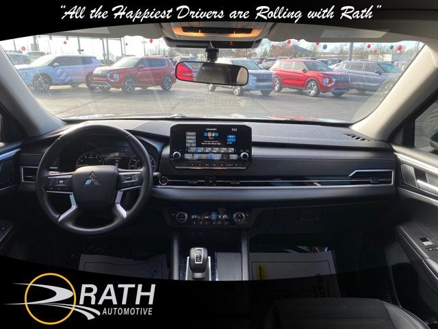 2024 Mitsubishi Outlander SE