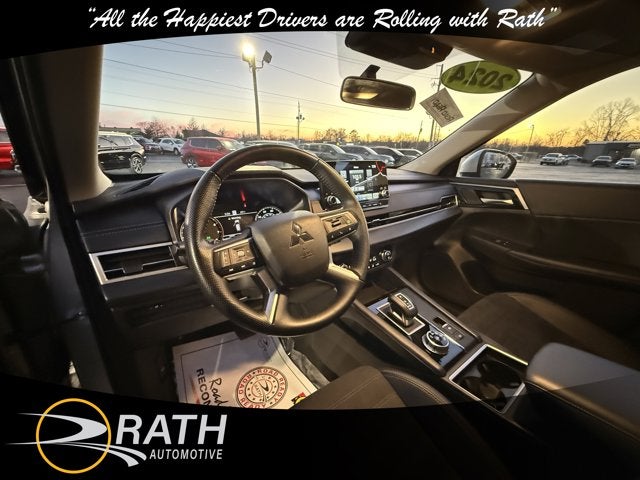 2024 Mitsubishi Outlander SE