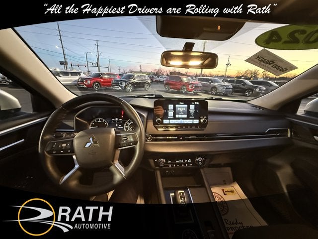 2024 Mitsubishi Outlander SE