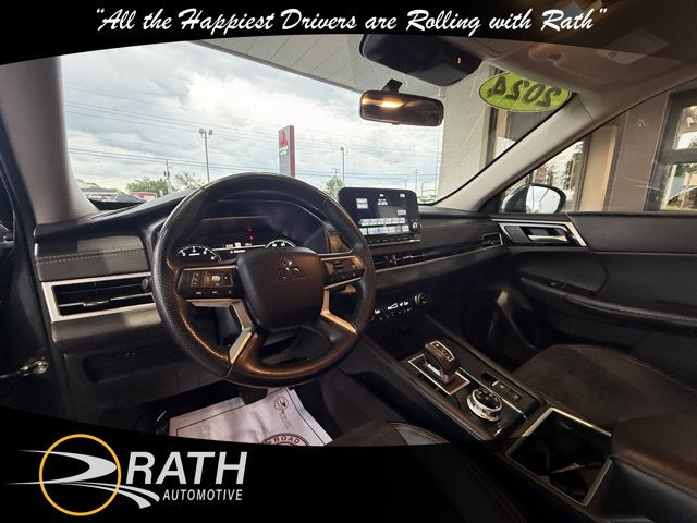 2024 Mitsubishi Outlander SE