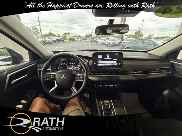 2024 Mitsubishi Outlander SE