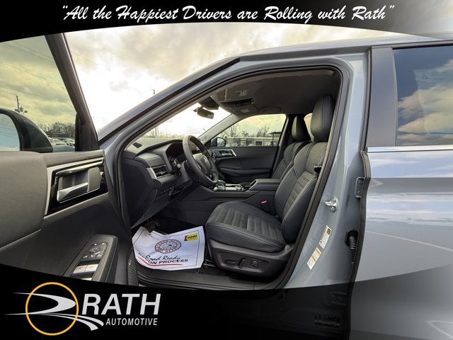 2026 Mitsubishi Outlander SE