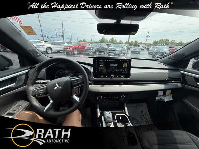 2026 Mitsubishi Outlander LE
