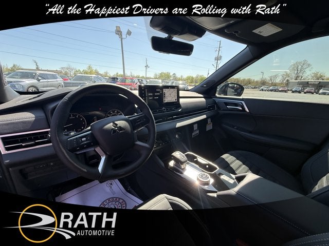 2026 Mitsubishi Outlander LE