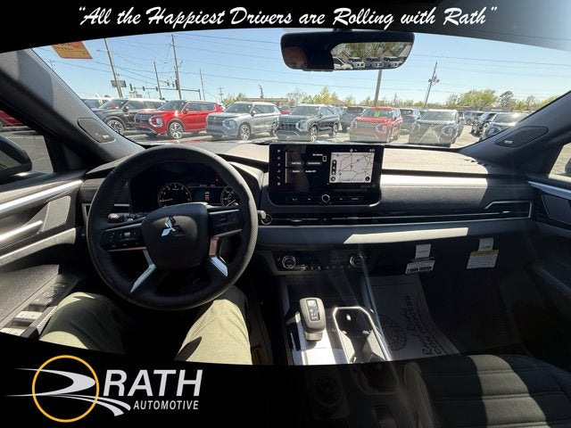 2026 Mitsubishi Outlander LE