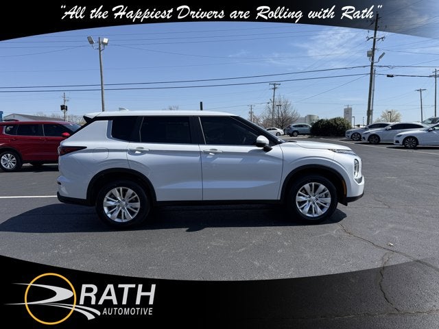 2026 Mitsubishi Outlander ES