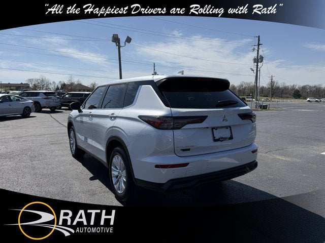 2026 Mitsubishi Outlander ES