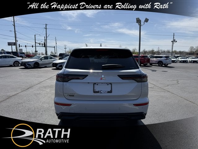 2026 Mitsubishi Outlander ES