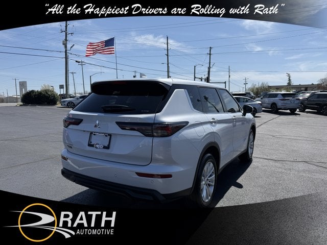 2026 Mitsubishi Outlander ES