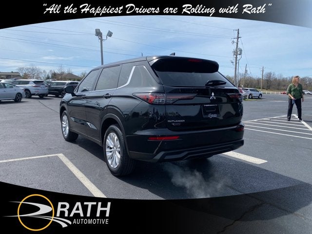 2026 Mitsubishi Outlander ES