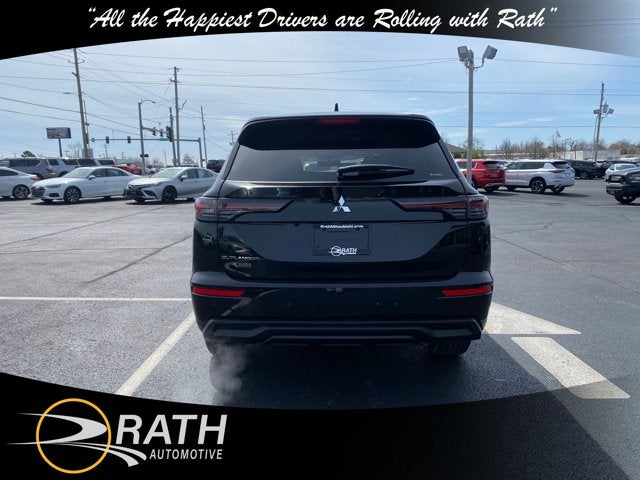 2026 Mitsubishi Outlander ES