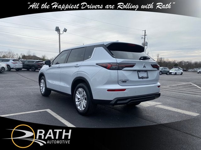 2026 Mitsubishi Outlander ES