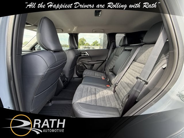 2025 Mitsubishi Outlander SE