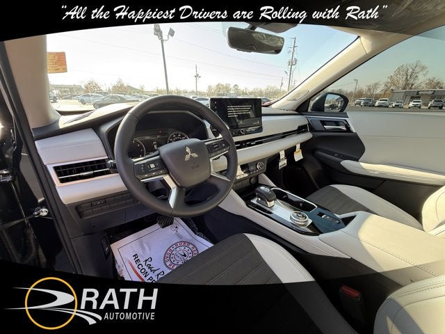 2025 Mitsubishi Outlander SE