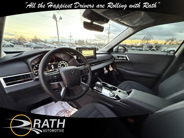 2025 Mitsubishi Outlander SE