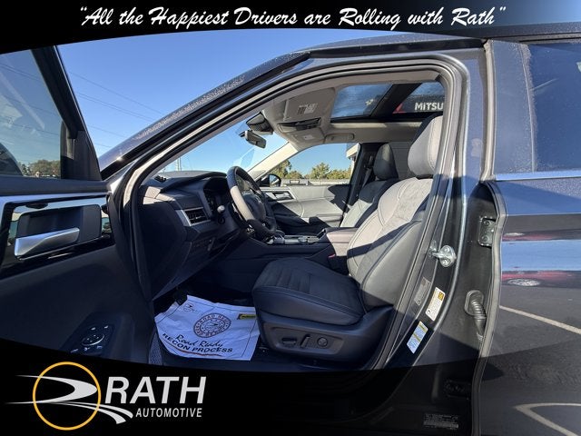 2025 Mitsubishi Outlander SE Tech Package