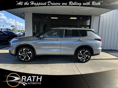 2024 Mitsubishi Outlander SE Black Edition w/Pano Roof