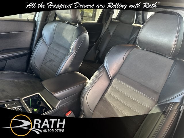2024 Mitsubishi Outlander SE Black Edition w/Pano Roof