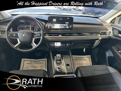 2024 Mitsubishi Outlander SE Black Edition w/Pano Roof