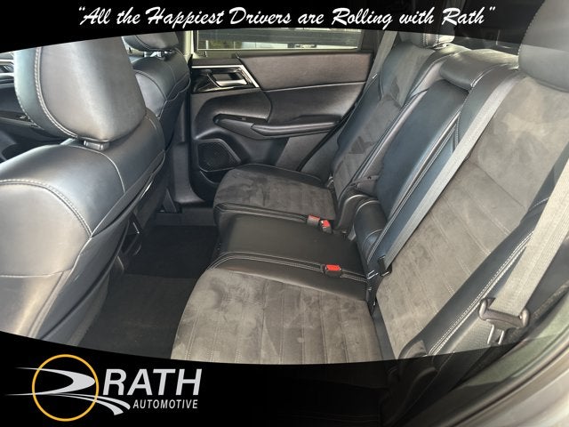 2024 Mitsubishi Outlander SE Black Edition w/Pano Roof