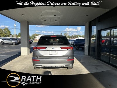 2024 Mitsubishi Outlander SE Black Edition w/Pano Roof
