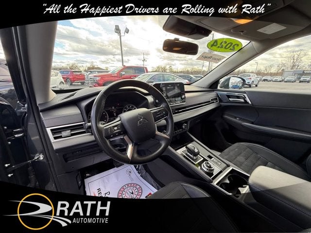 2024 Mitsubishi Outlander SE